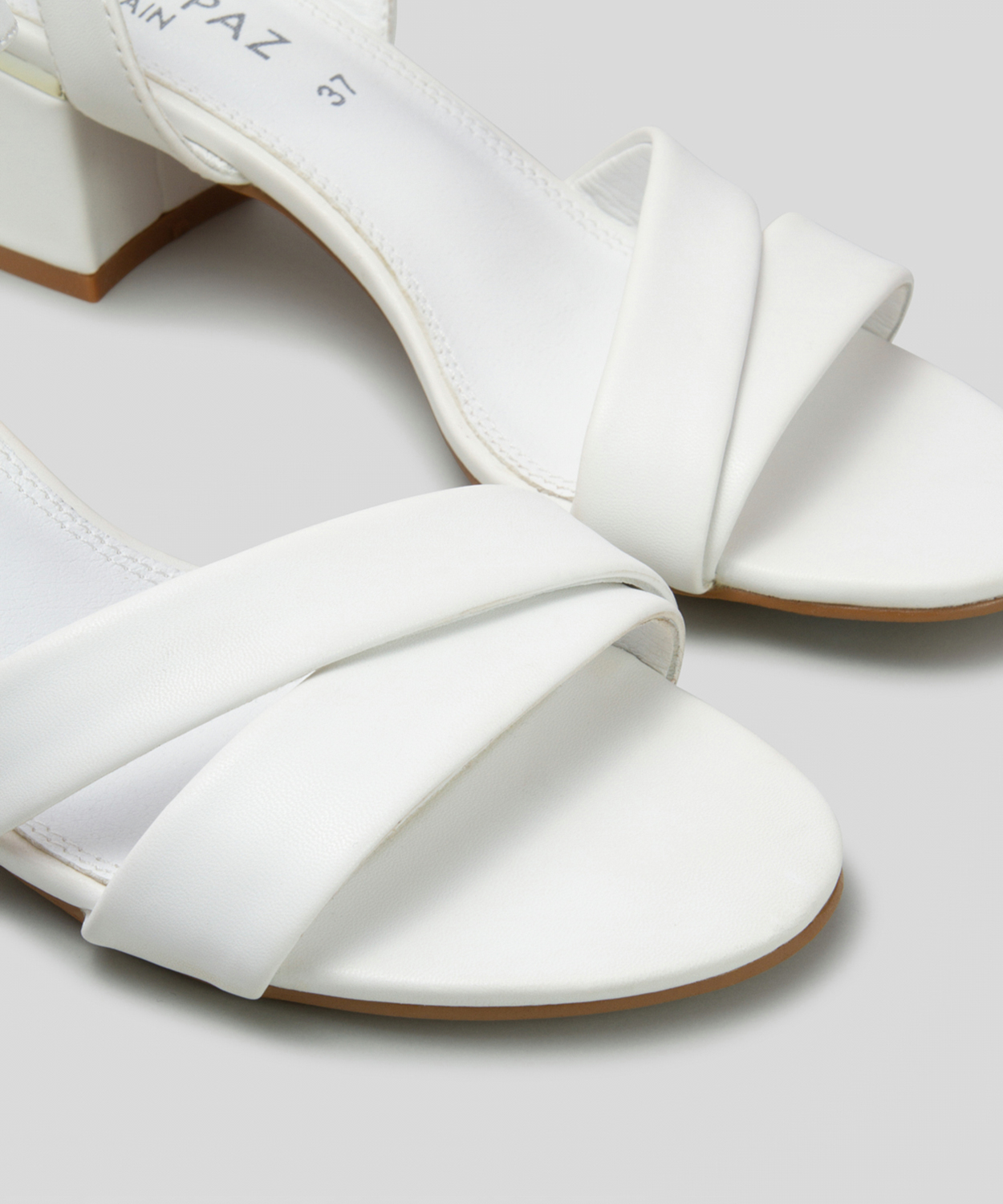 Sandalias tac&oacute;n pieza met&aacute;lica image number null